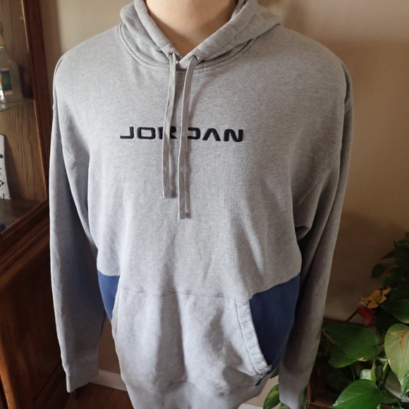 Air Jordan XIII Embroidered Spellout Center Chest Hoodie Sz L - Picture 1 of 6